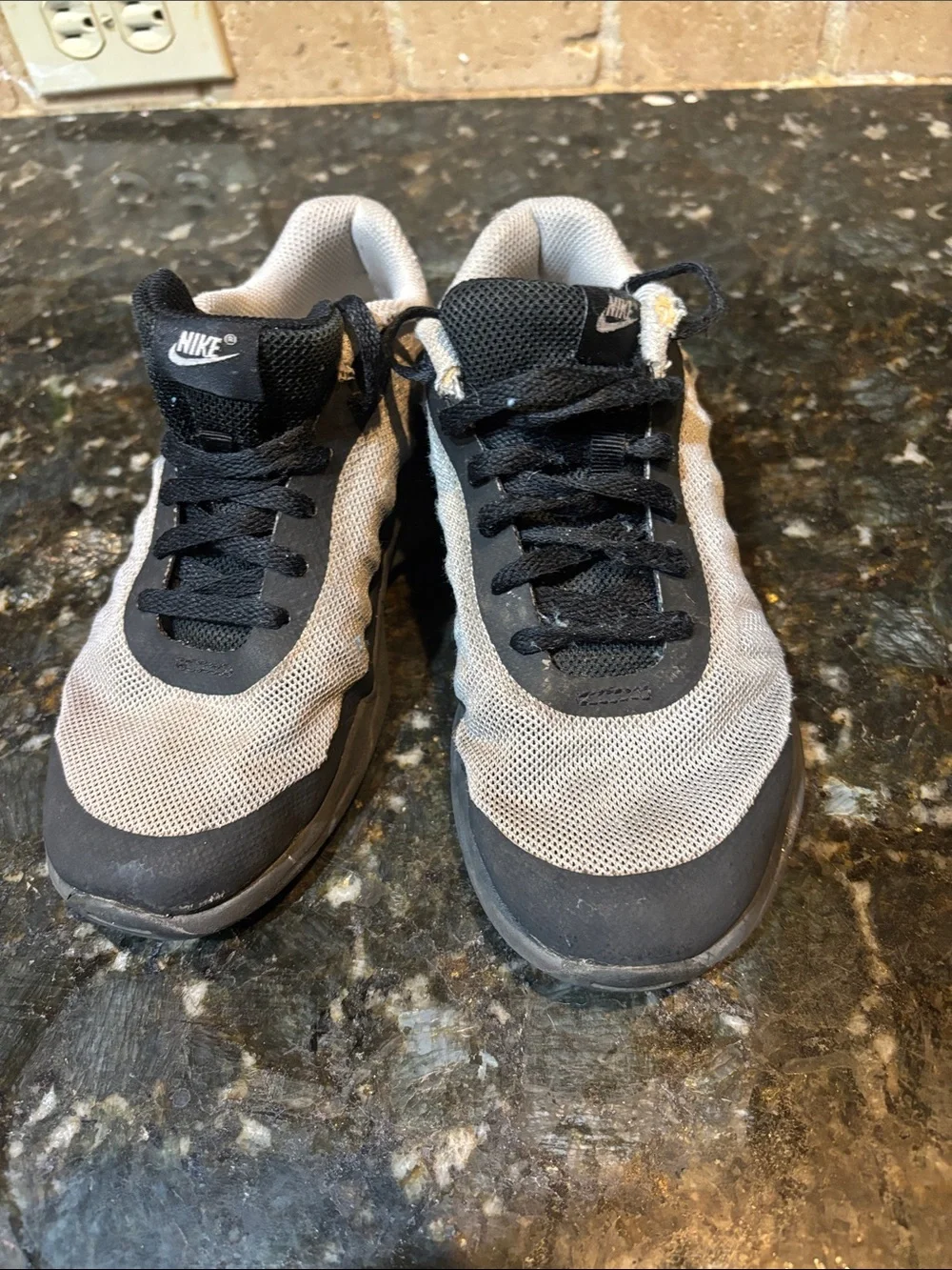 Nike black gray